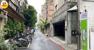 中央新村早年多為國大代表住所，北都建設董事長陳逸軒坦言，接洽區內地主確實有不少國大代表家族後代居住於此。（圖／林榮芳攝）